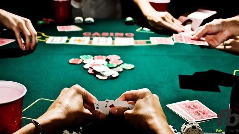 Tìm hiểu luật bài poker tại Iwin
